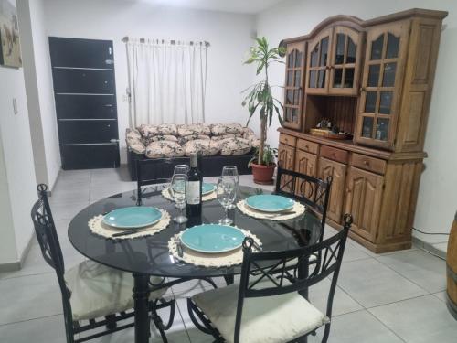 Moderna y hermosa Casa-Duplex con piscina y excelente ubicación