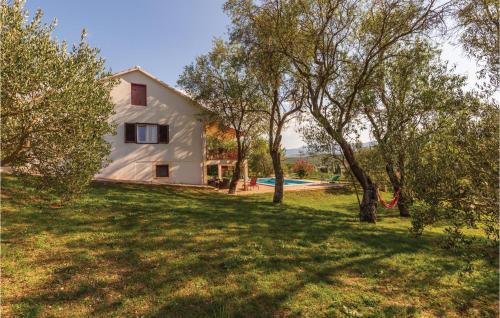 Viesnīcas āriene, Holiday Home Vojnic Sinjski 11 in Vojnic Sinjski