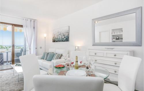 Two-Bedroom Apartment in Mijas Costa - image 10