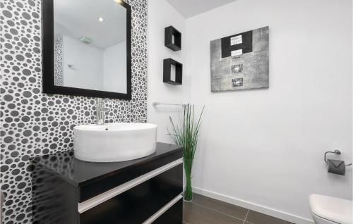 Two-Bedroom Apartment image 2