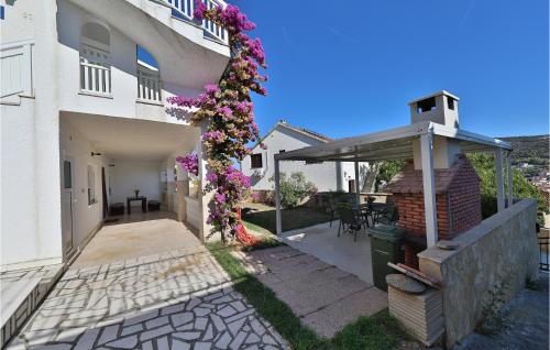 Two-Bedroom Apartment With Sea View In Marina - Location saisonnière - Marina
