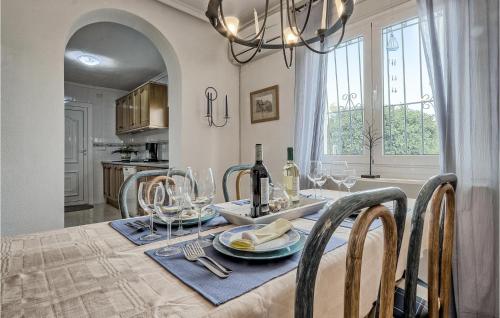 Three-Bedroom Holiday Home  image 10