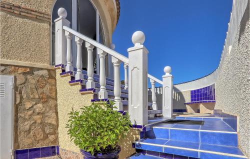 Nice home in Santa Pola w/ Jacuzzi WiFi and Outdoor swimming pool - image 13