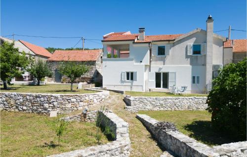 1 Bedroom Beautiful Apartment In Podgrade · Slime