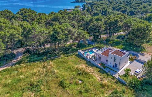 Luxurious Home In Pula – khách sạn tại Stinjan
