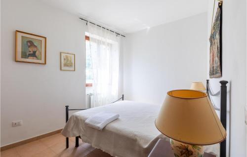  Gorgeous Home In Fabriano With Kitchen in Fabriano