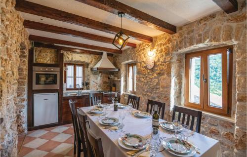 virtuve, Stunning Home In Krivodol in Krivodol