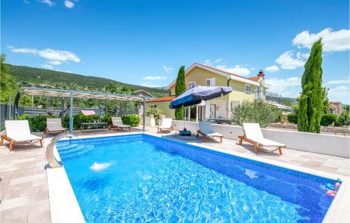 Beautiful Home In Donji Prolozac