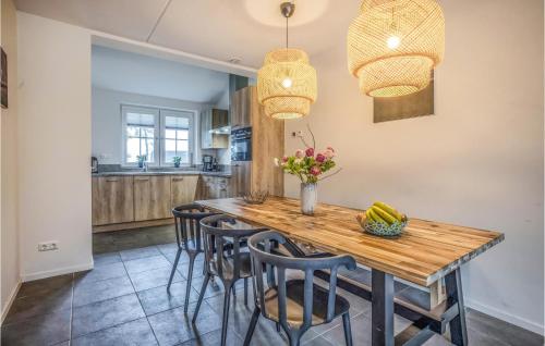 кухня, Pet Friendly Home In Rijssen With Wifi in Рійсен