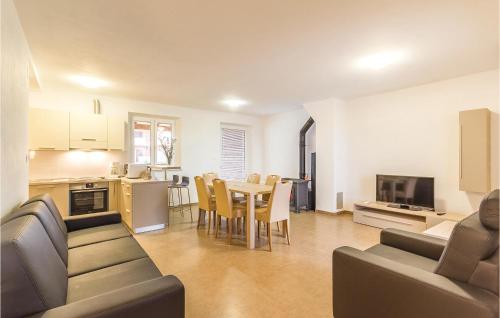 Cozy Home In Bratulici in Manjadvorci