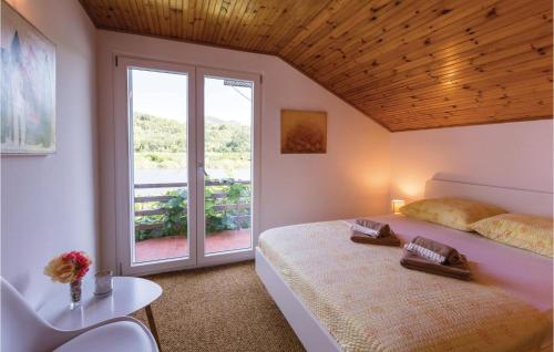 Three-Bedroom Holiday Home In Opuzen in Opuzen