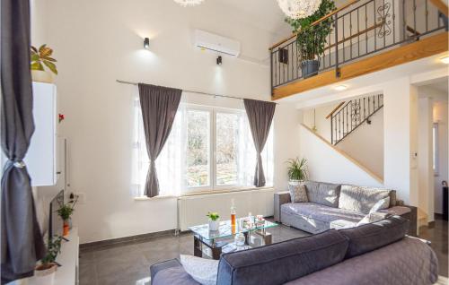Cozy Home In Neoric With House A Panoramic View in Gizdavac