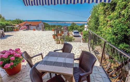 Awesome Apartment In Jadranovo With Wifi