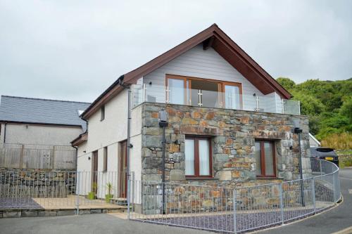 Ruby's Watch, Barmouth