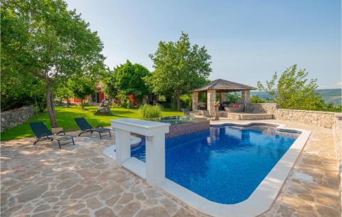 Three-Bedroom Holiday Home In Grubine