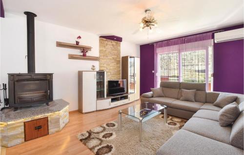 Four-Bedroom Apartment In Srinjine in Srinjine