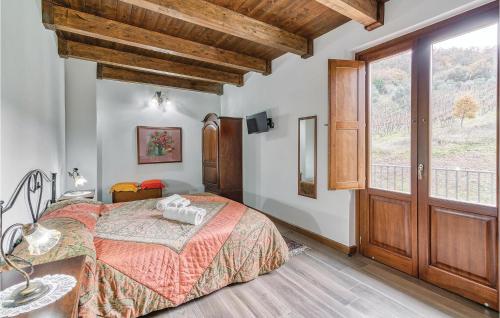 Eight-Bedroom Holiday Home in Torchiara - image 3