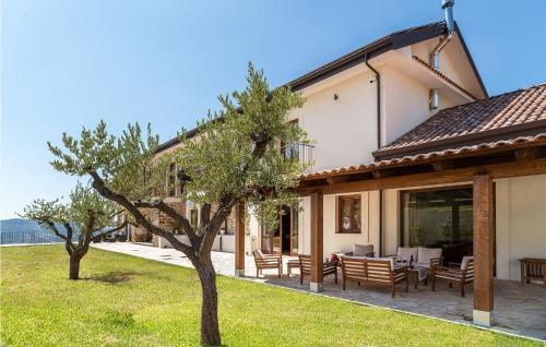 Eight-Bedroom Holiday Home in Torchiara - image 9