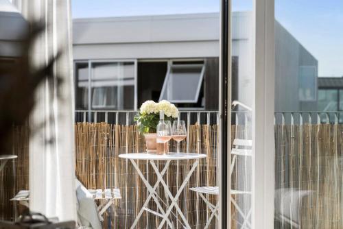 Bright & Central Vesterbro Flat, Copenhague (photo 9)