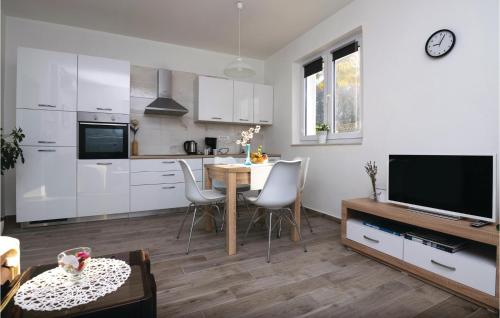 Amazing Apartment In Zadar With Wifi