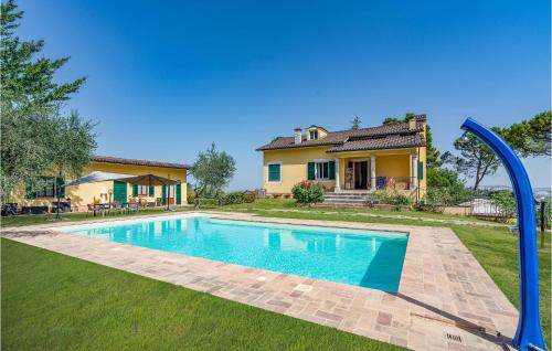  Beautiful Home In Mogliano With Private Swimming Pool, Can Be Inside Or Outside, Ferienwohnung in Mogliano