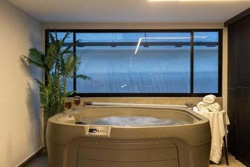 Surprising, Lleras Park, Billar Pool And Jacuzzi, Medellín (Foto 6)