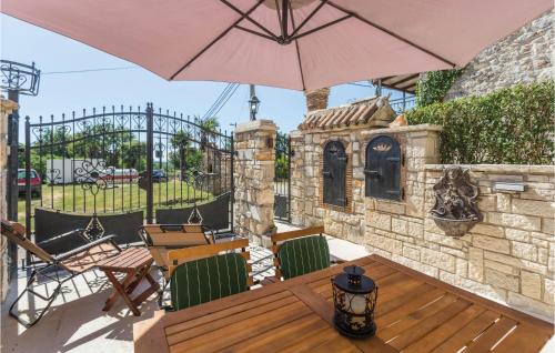Balkons/terase, Amazing Home In Porec With Kitchen in Jasenovica