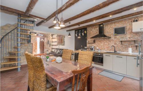 virtuve, Amazing Home In Porec With Kitchen in Jasenovica