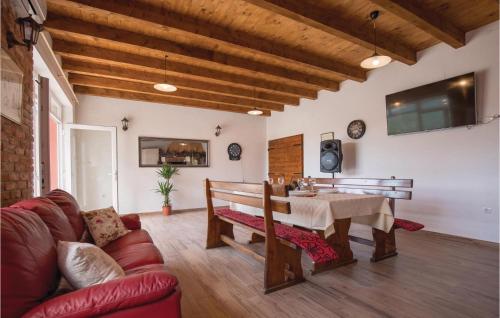 Lovely Home In Bacina With Wifi