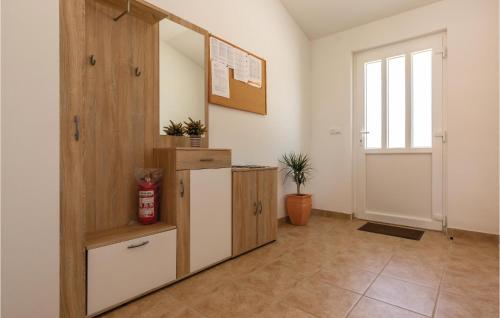 Hotelli välisilme, Holiday Home Sestanovac 50 in Katuni