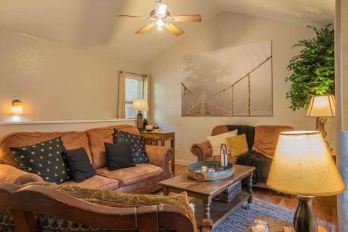 NEW LISTING Sasquatch Lodge F in Gatlinburg, USA