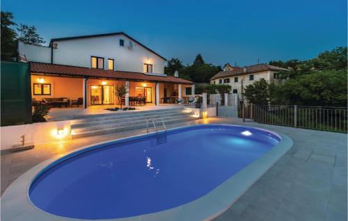 4 Bedroom Amazing Home In Praputnjak