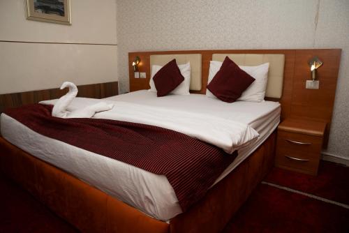 Sama Paris Plaza Hotel