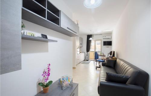  Beautiful Apartment In Caulonia Marina in Marina di Caulonia