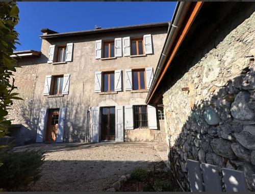 Entrance, Appart 65m2 avec 2 chambres dans ferme renovee - Parking gratuit - Grande vue montagnes in Montbonnot-Saint-Martin