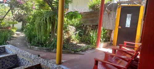 Jardín, Hotel y Restaurante Playa Linda in San Pedro La Laguna