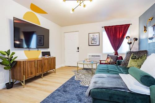 Near Strip 1BR Oasis w/ Arcade, Sleeps 6 + WiFi, Las Vegas (foto 6)