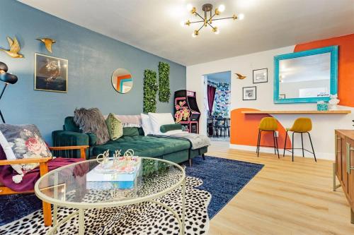 Near Strip 1BR Oasis w/ Arcade, Sleeps 6 + WiFi, Las Vegas (foto 10)