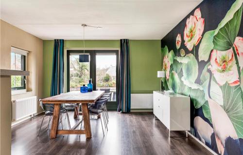 Four-Bedroom Holiday Home in Vlagtwedde - image 2
