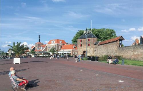 Nice home in Zeewolde w/ Outdoor swimming pool Outdoor swimming pool and 4 Bedrooms - image 9