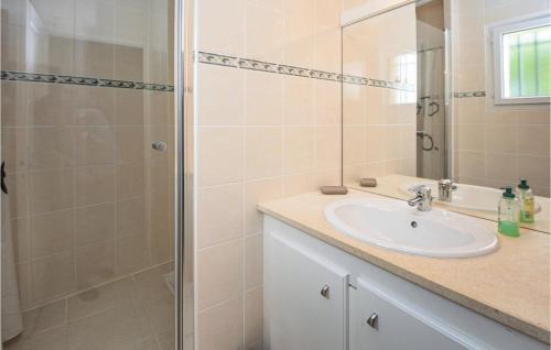 Three-Bedroom Holiday Home in Aigues-Mortes - image 8