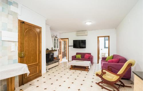  5 Bedroom Beautiful Home In Roda De Berà in Comarruga