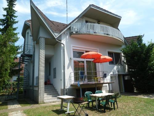 Balaton Holiday Apartment in 8624 Balatonszárszó