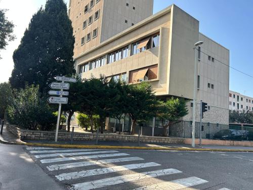 Appartement Standing, Parkings devant le Velodrome, Marsella