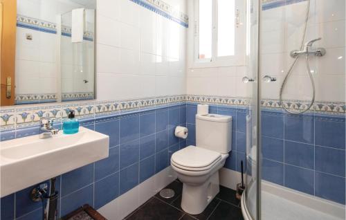 Beautiful apartment in Estepona w/ Outdoor swimming pool WiFi and 2 Bedrooms - image 3