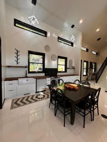 Highlands Modern Villa in Highlands, USA