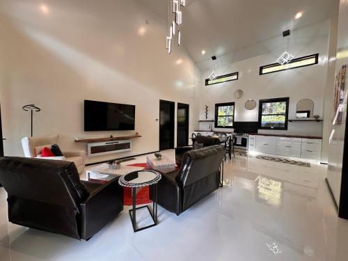 Highlands Modern Villa in Highlands, USA