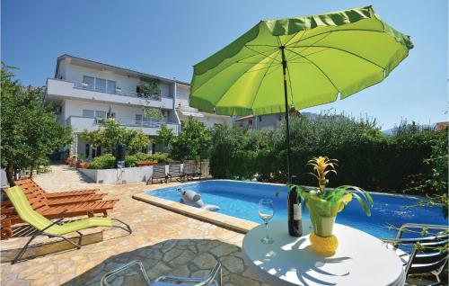 2 Bedroom Stunning Apartment In Kastel Sucurac
