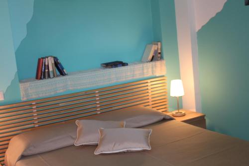 1 queen bed, 1 sofa bed