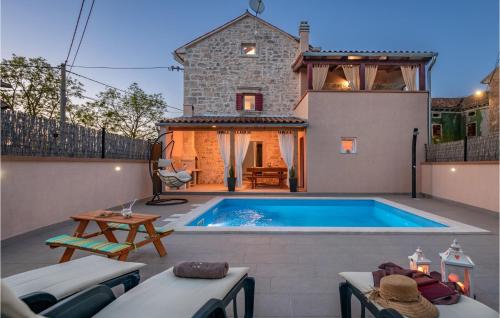 Beautiful Home In Orbanici With Wifi - Location saisonnière - Orbanići